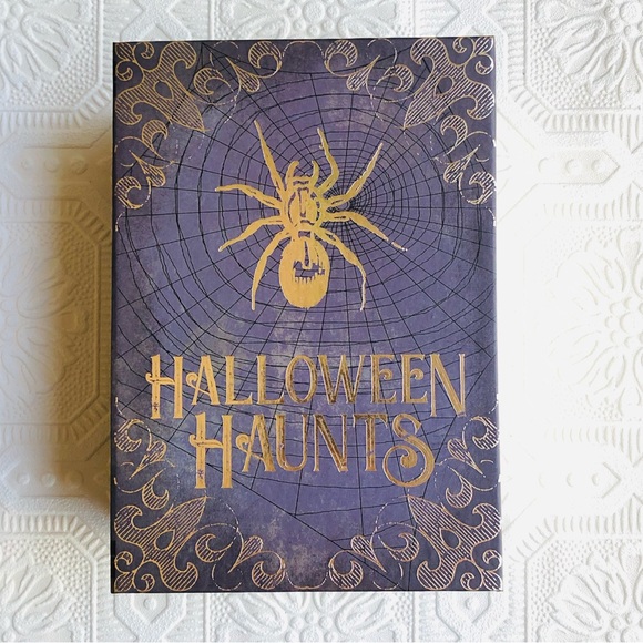 Halloween Haunts Book Storage - Picture 3 of 15